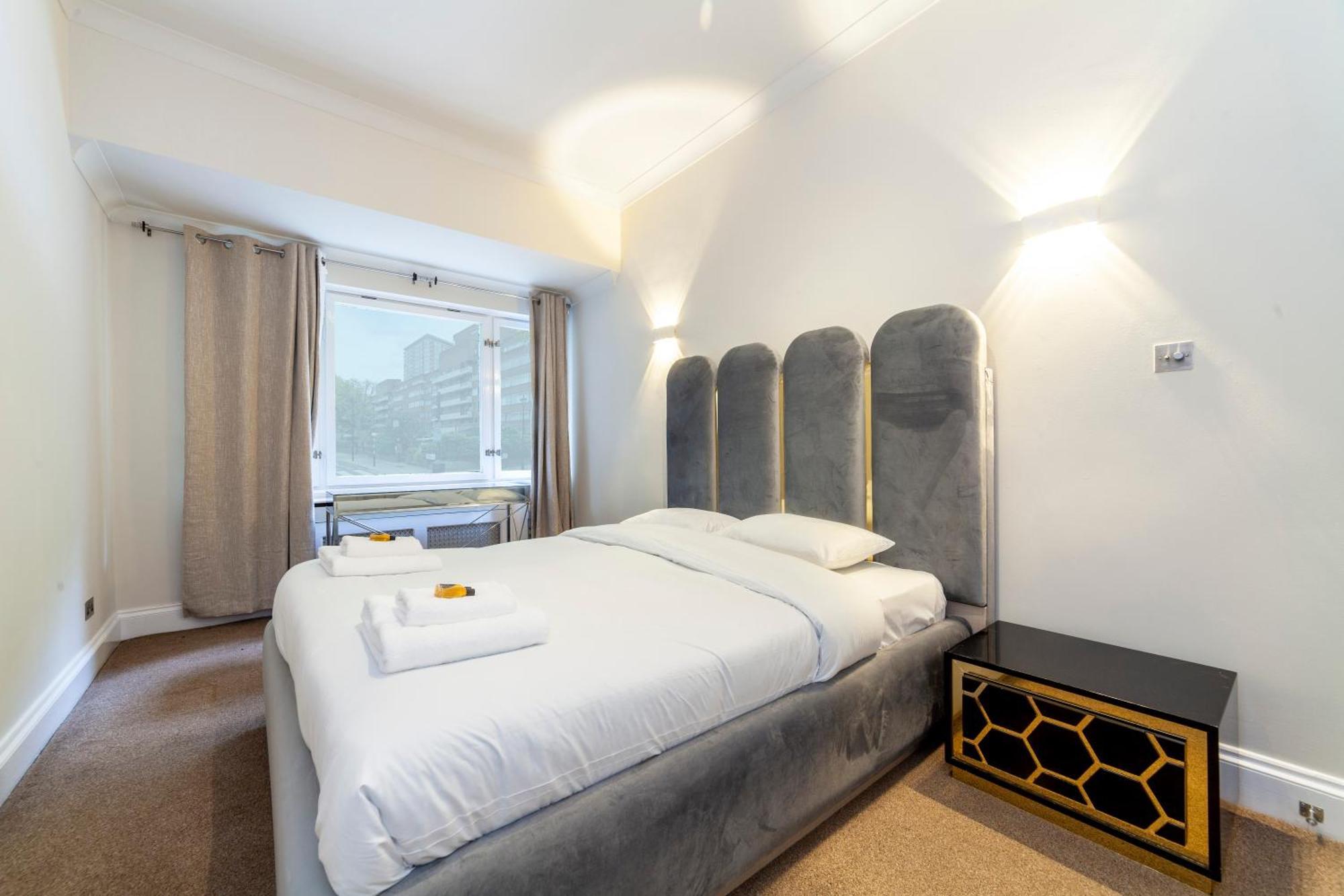 Astounding 3br Flat, 5 Min To Hyde Park