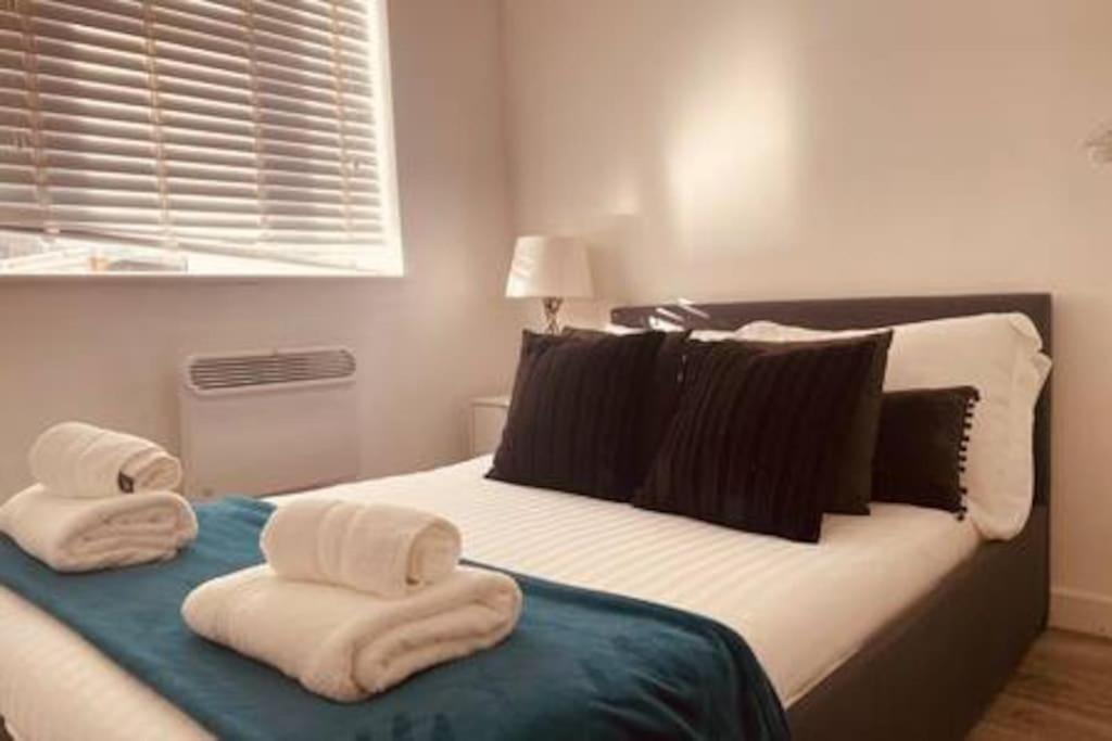 Modern 1 Bed Flat In Hackney With Parking