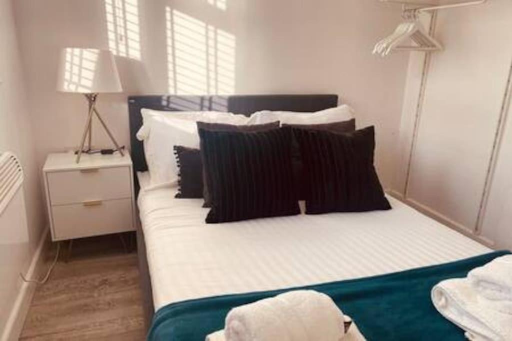 Modern 1 Bed Flat In Hackney With Parking * London