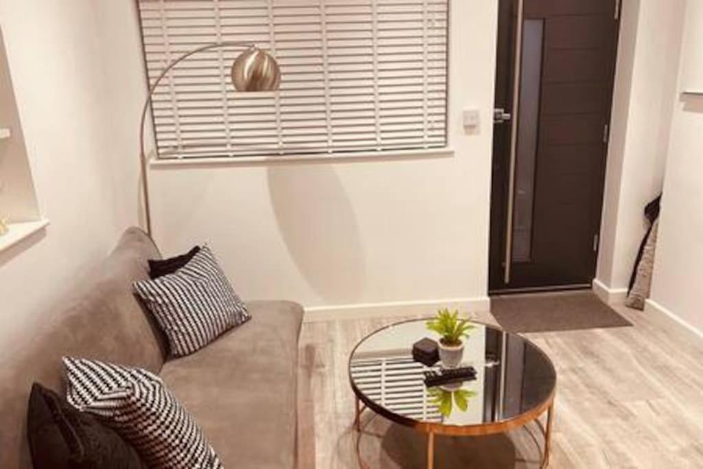Modern 1 Bed Flat In Hackney With Parking * London