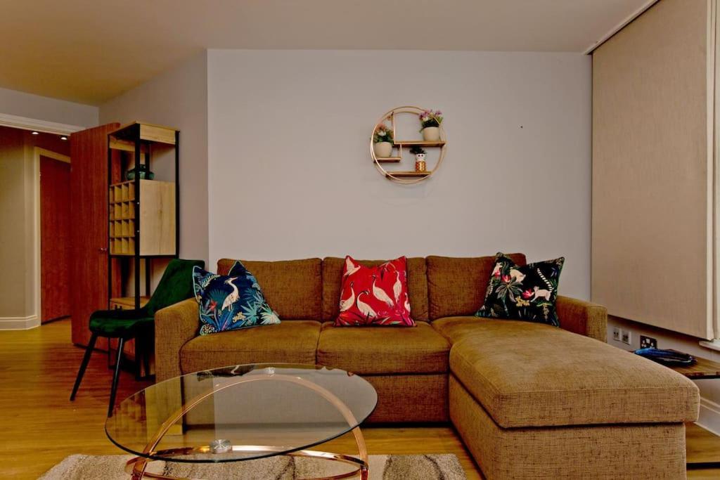Appartement Stylish 2bed Riverside With A Balcony