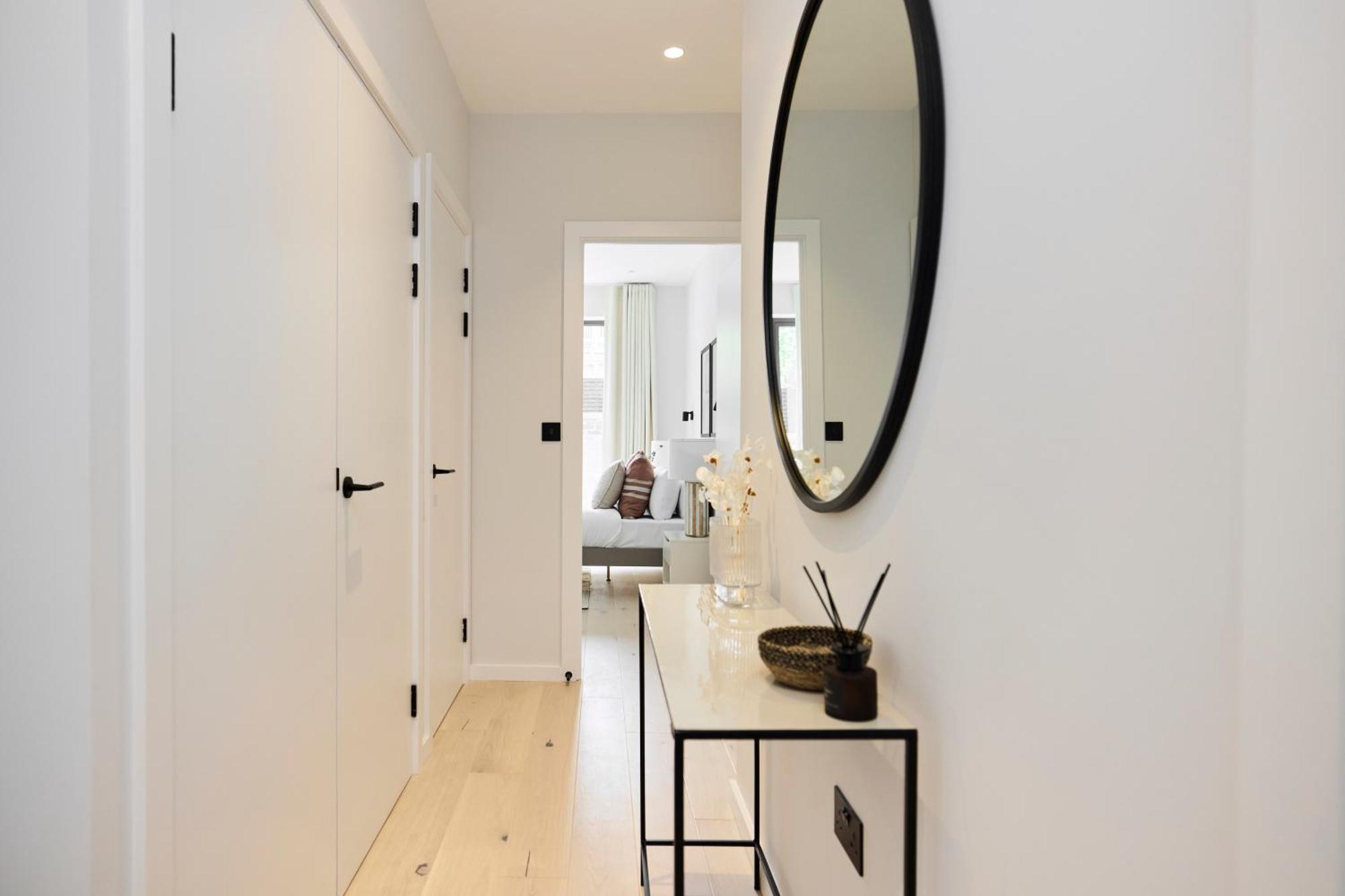 The Brondesbury Quarters - Modern 2bdr Flat With Balcony & Parking Apartment