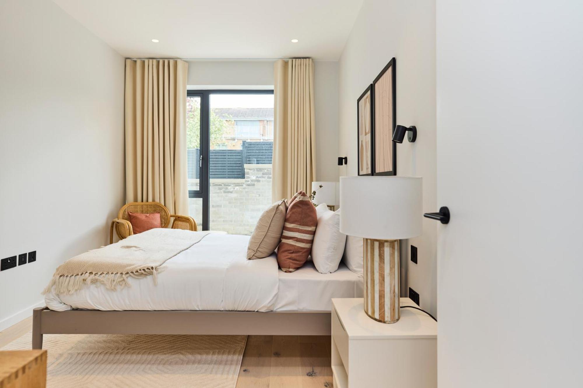 Apartment The Brondesbury Quarters - Modern 2bdr Flat With Balcony & Parking London