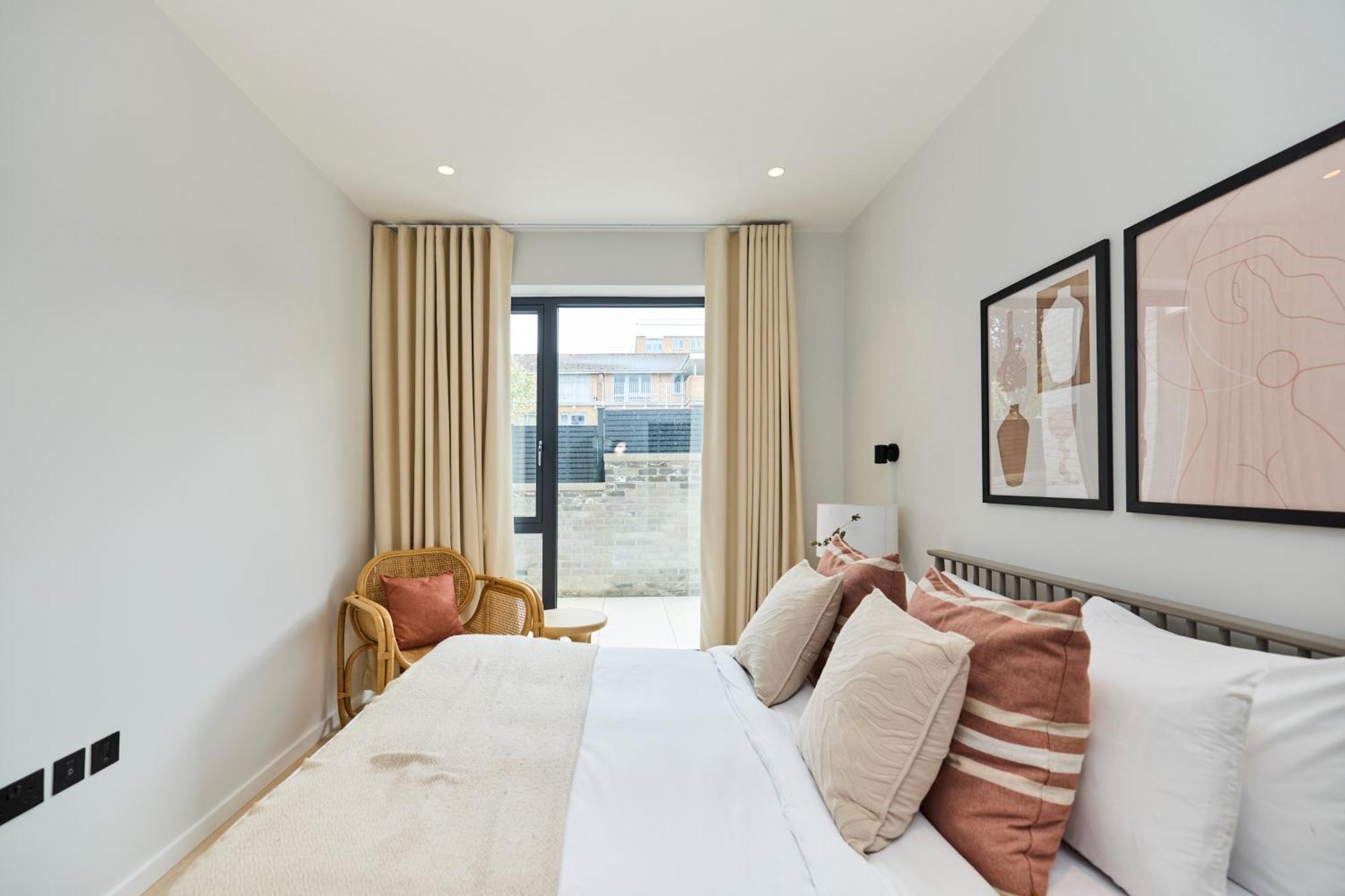 The Brondesbury Quarters - Modern 2bdr Flat With Balcony & Parking *