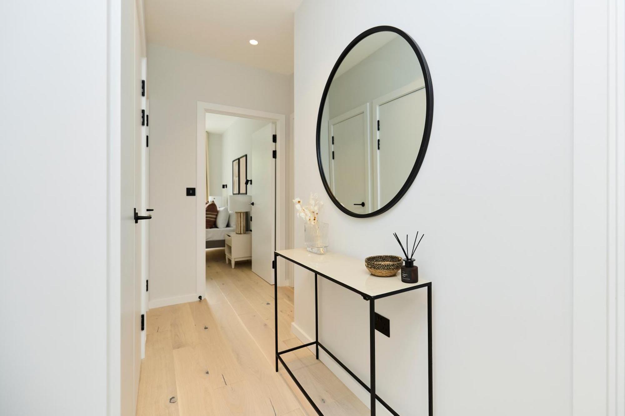 The Brondesbury Quarters - Modern 2bdr Flat With Balcony & Parking Apartment *