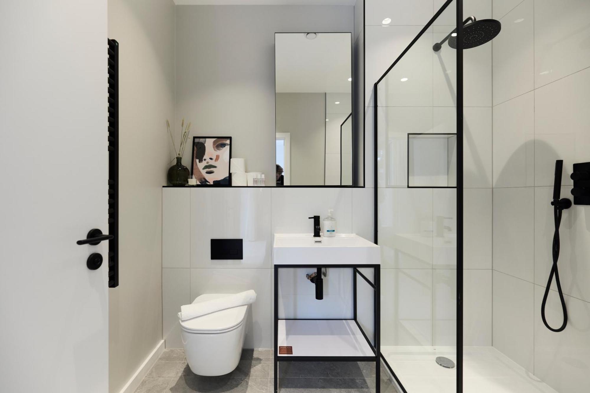 Apartment The Brondesbury Quarters - Modern 2bdr Flat With Balcony & Parking London