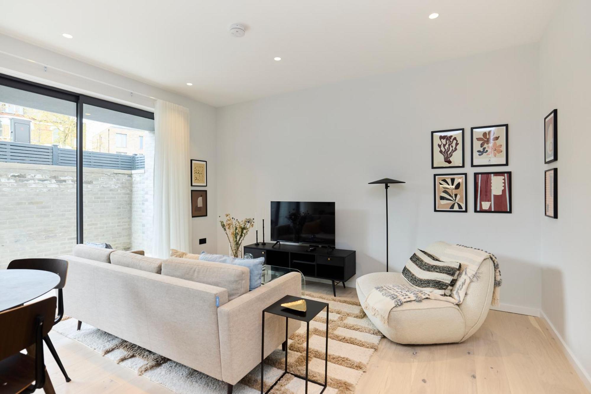Apartment The Brondesbury Quarters - Modern 2bdr Flat With Balcony & Parking London