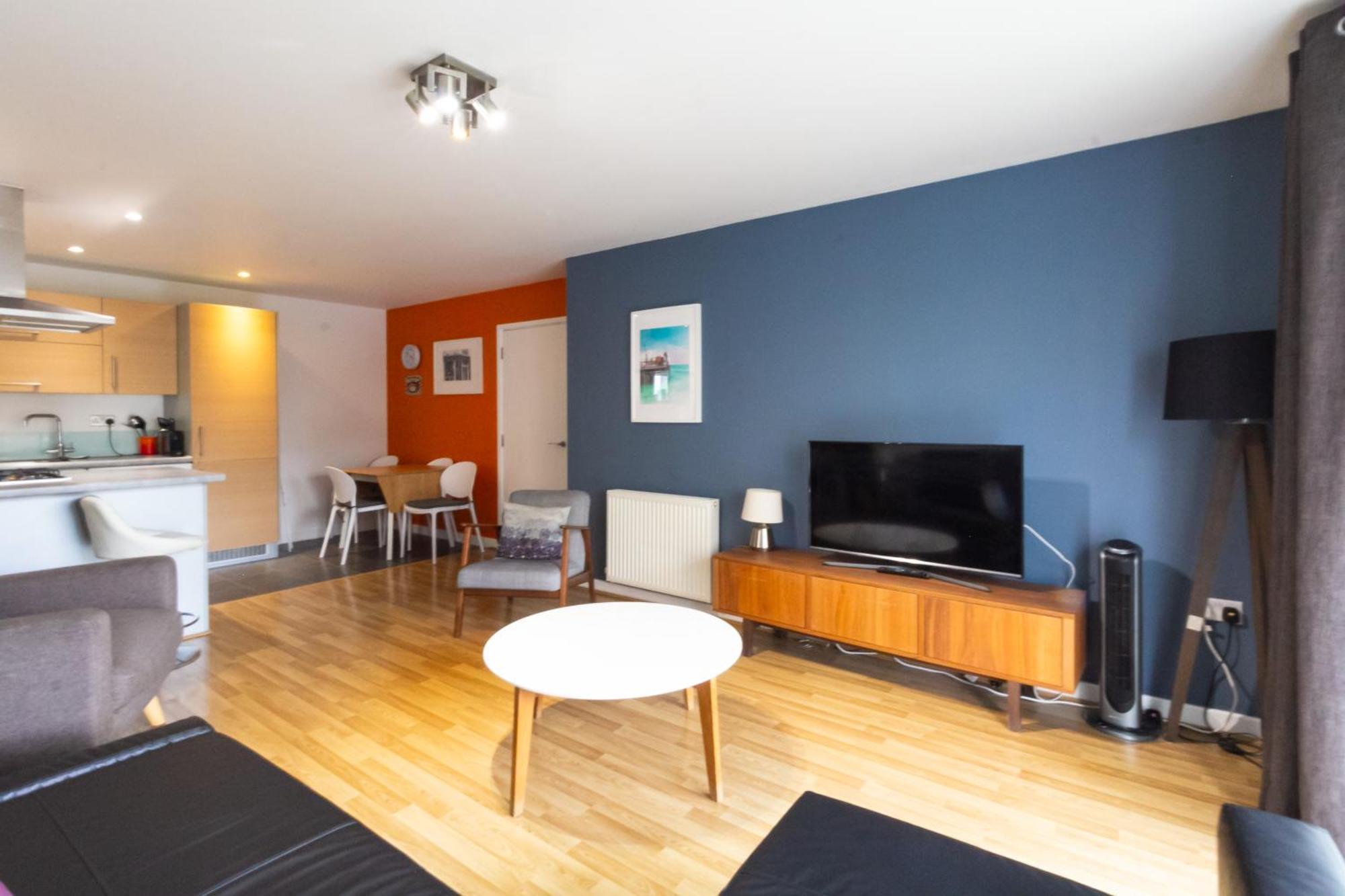 Spacious Family Apartment *