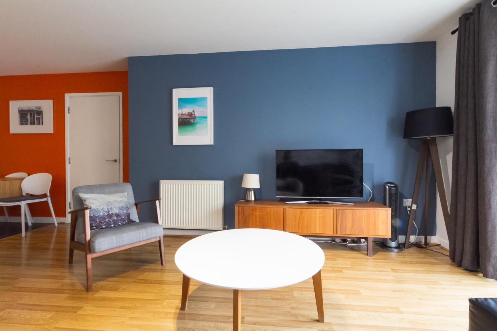 Spacious Family Apartment *