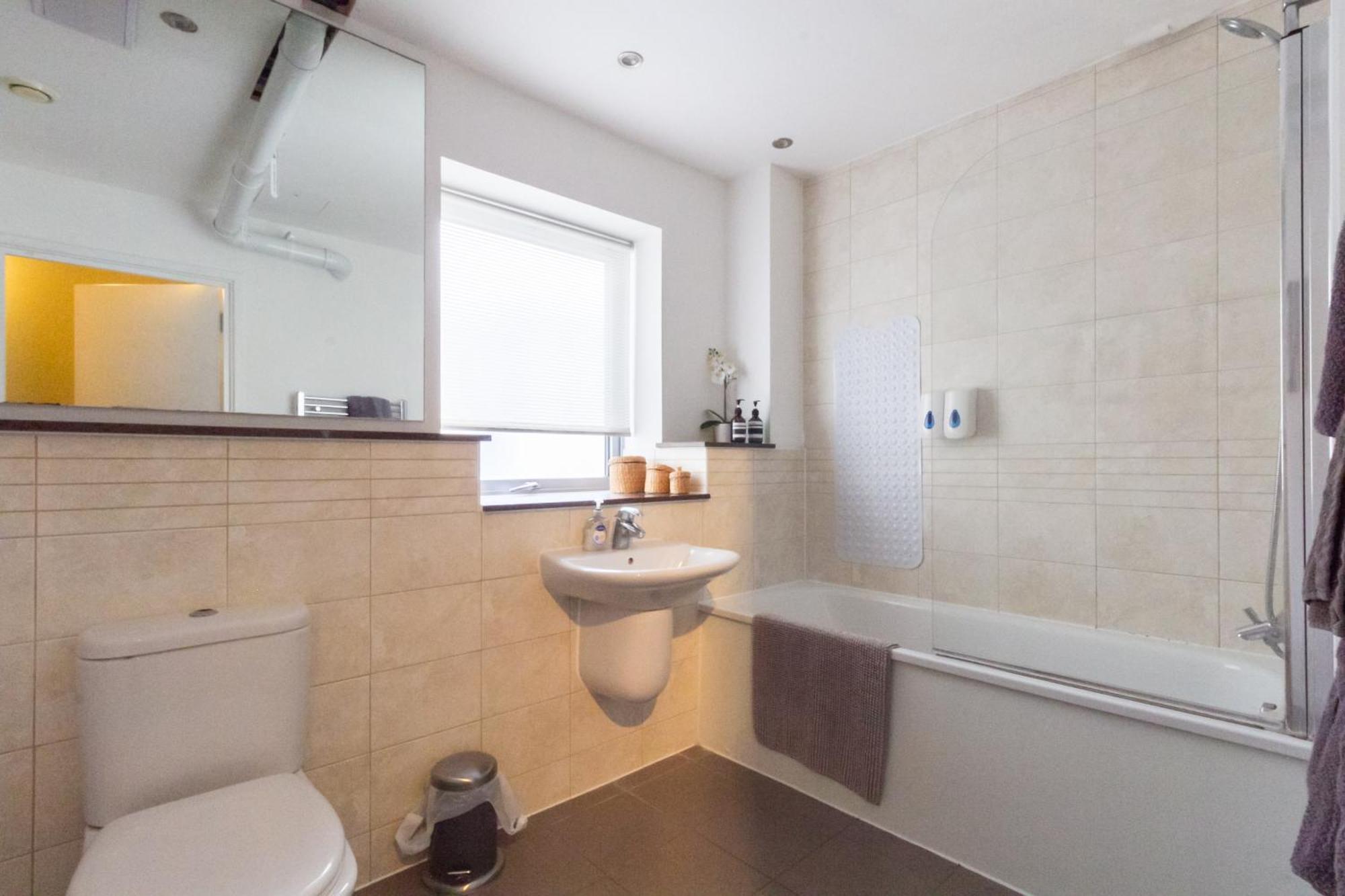 Spacious Family Apartment London