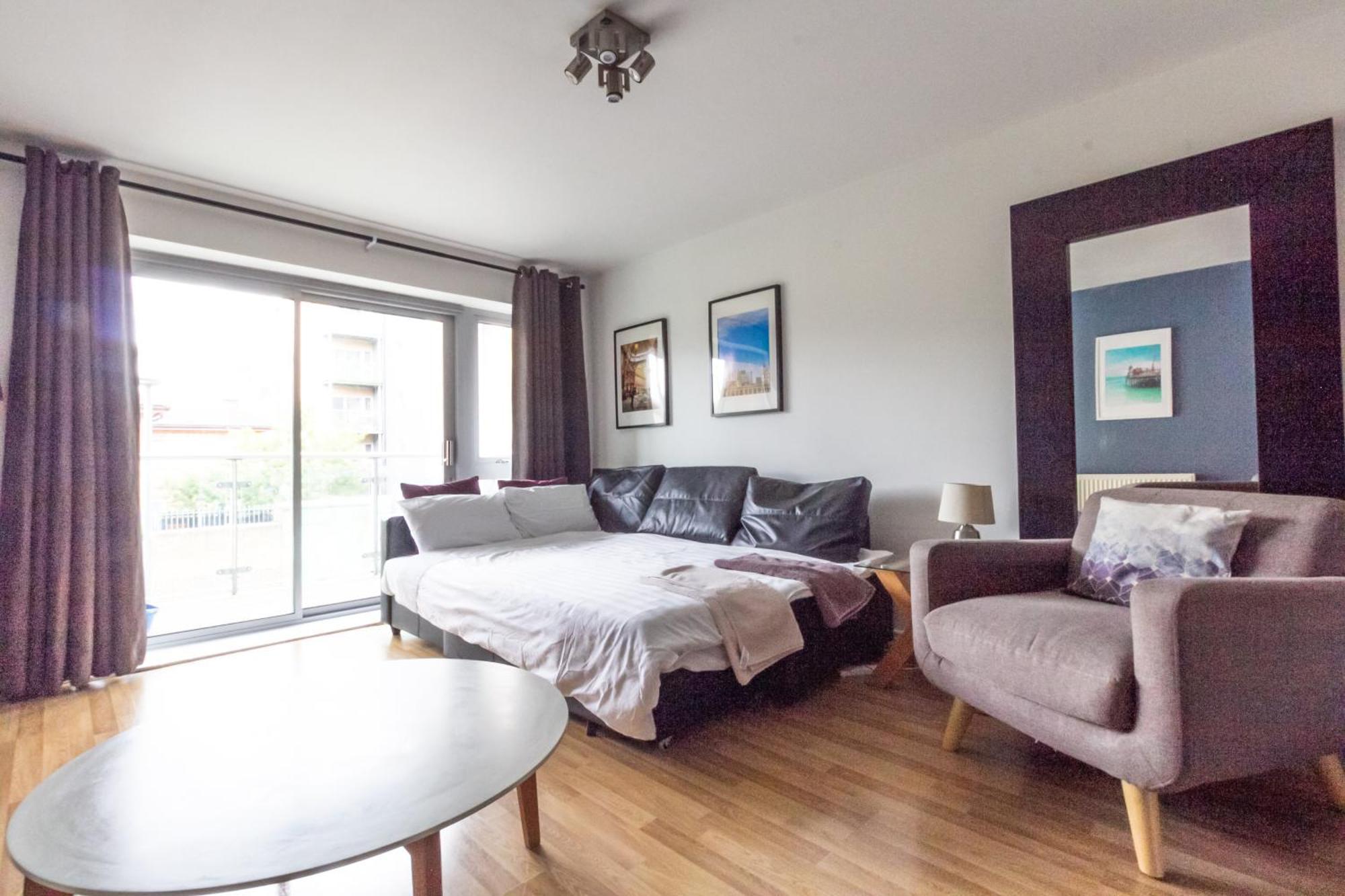 Spacious Family Apartment *