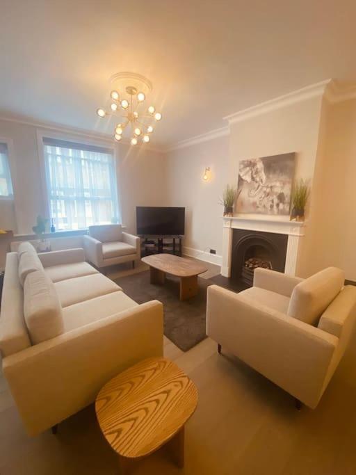 Leilighet Amazing Newly Refurbished Mews House In W1