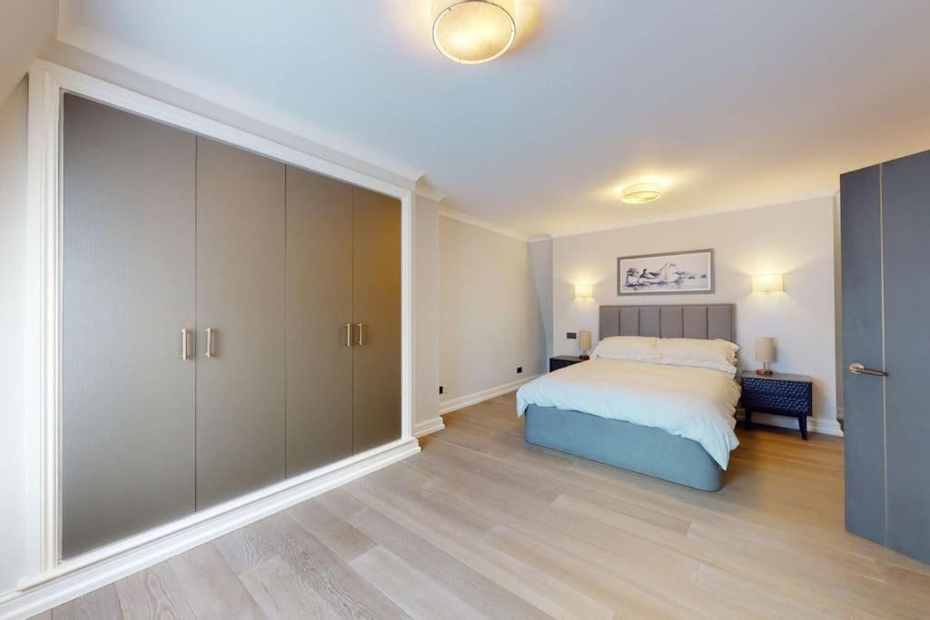 Amazing Newly Refurbished Mews House In W1 Leilighet *