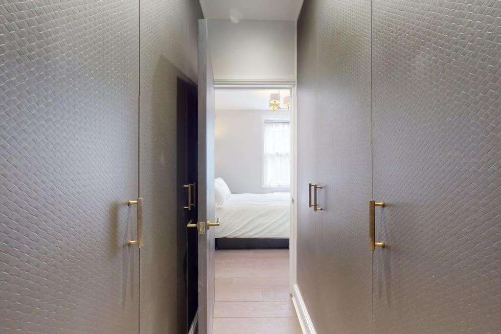Amazing Newly Refurbished Mews House In W1 Leilighet