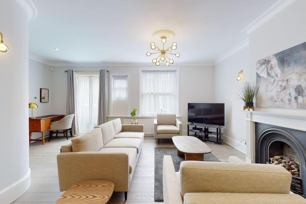 Leilighet Amazing Newly Refurbished Mews House In W1