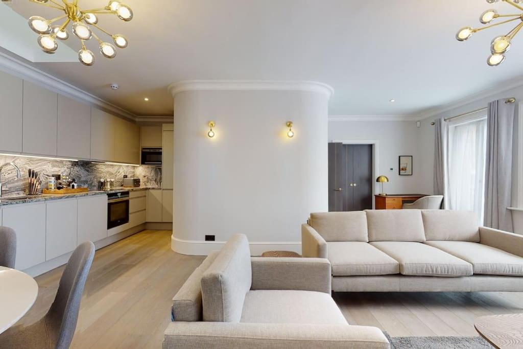 Amazing Newly Refurbished Mews House In W1 Leilighet
