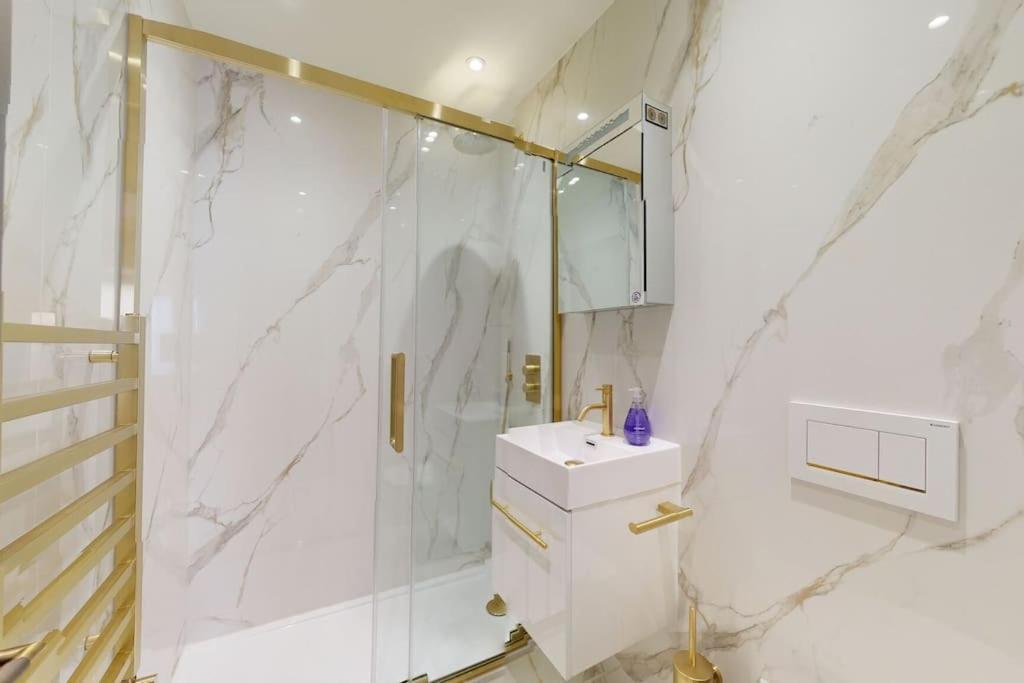 Leilighet Amazing Newly Refurbished Mews House In W1