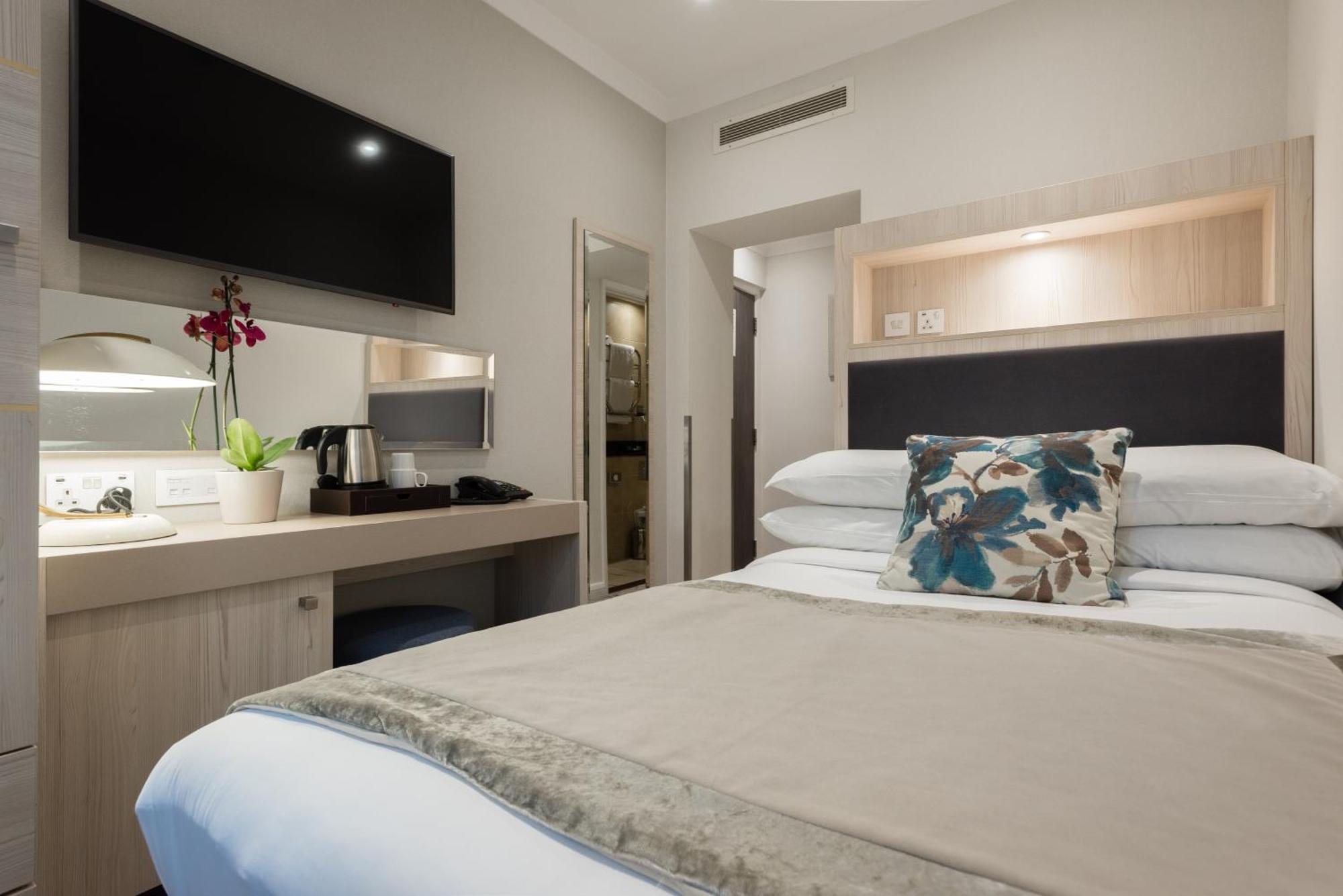 Blandford Hotel London