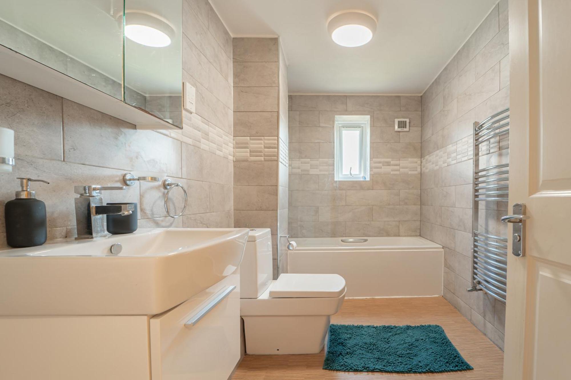 Apartment Luxury Riverview Apartment: Excel & Canary Wharf Proximity London