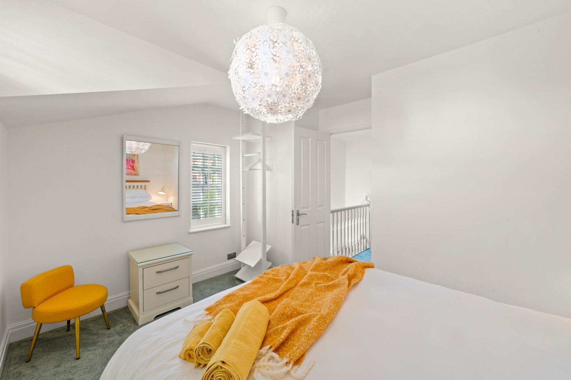 Holiday home Clapham Common Mews: Refurbished 3-bedroom With Parking *