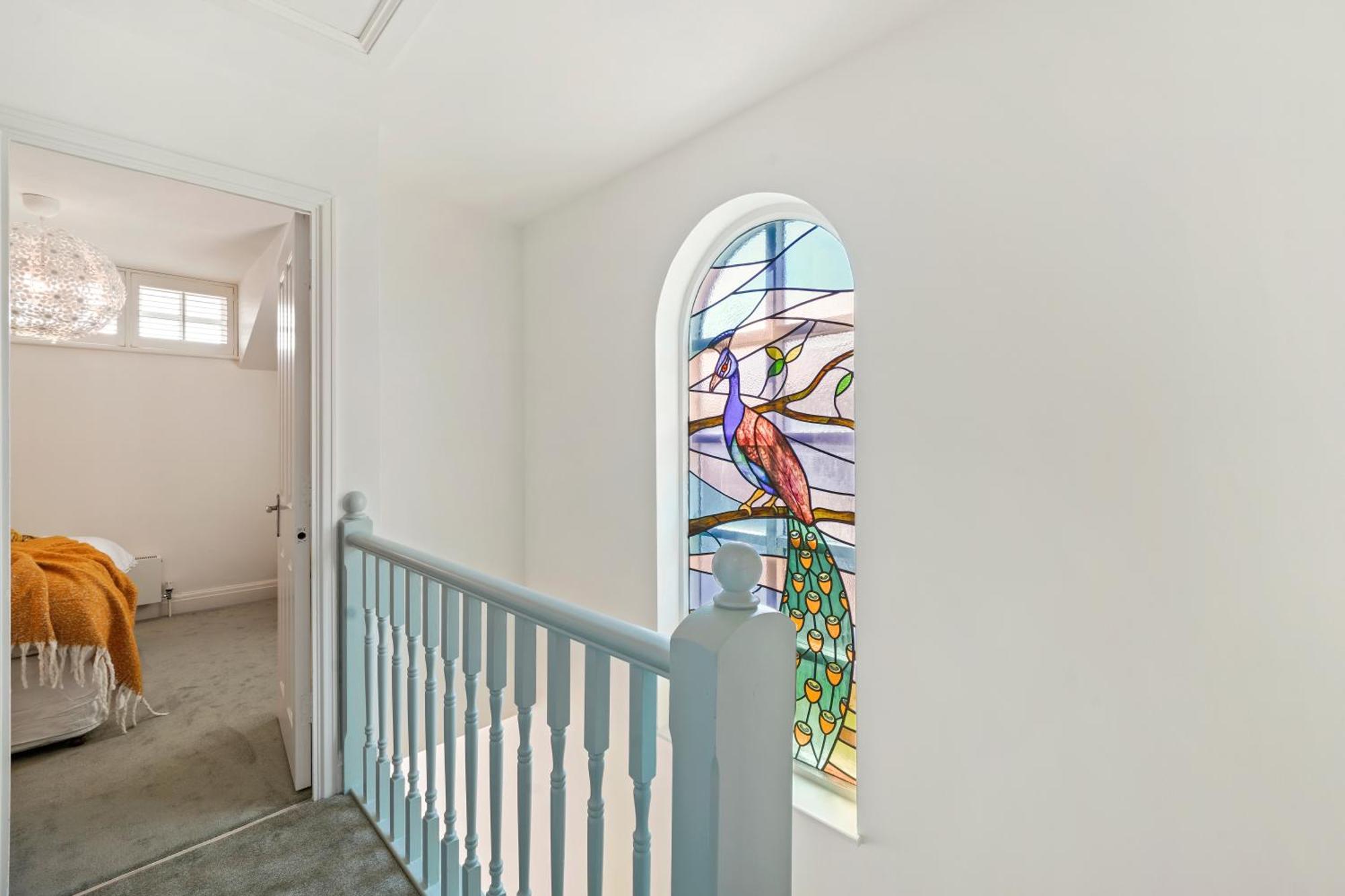 Clapham Common Mews: Refurbished 3-bedroom With Parking *