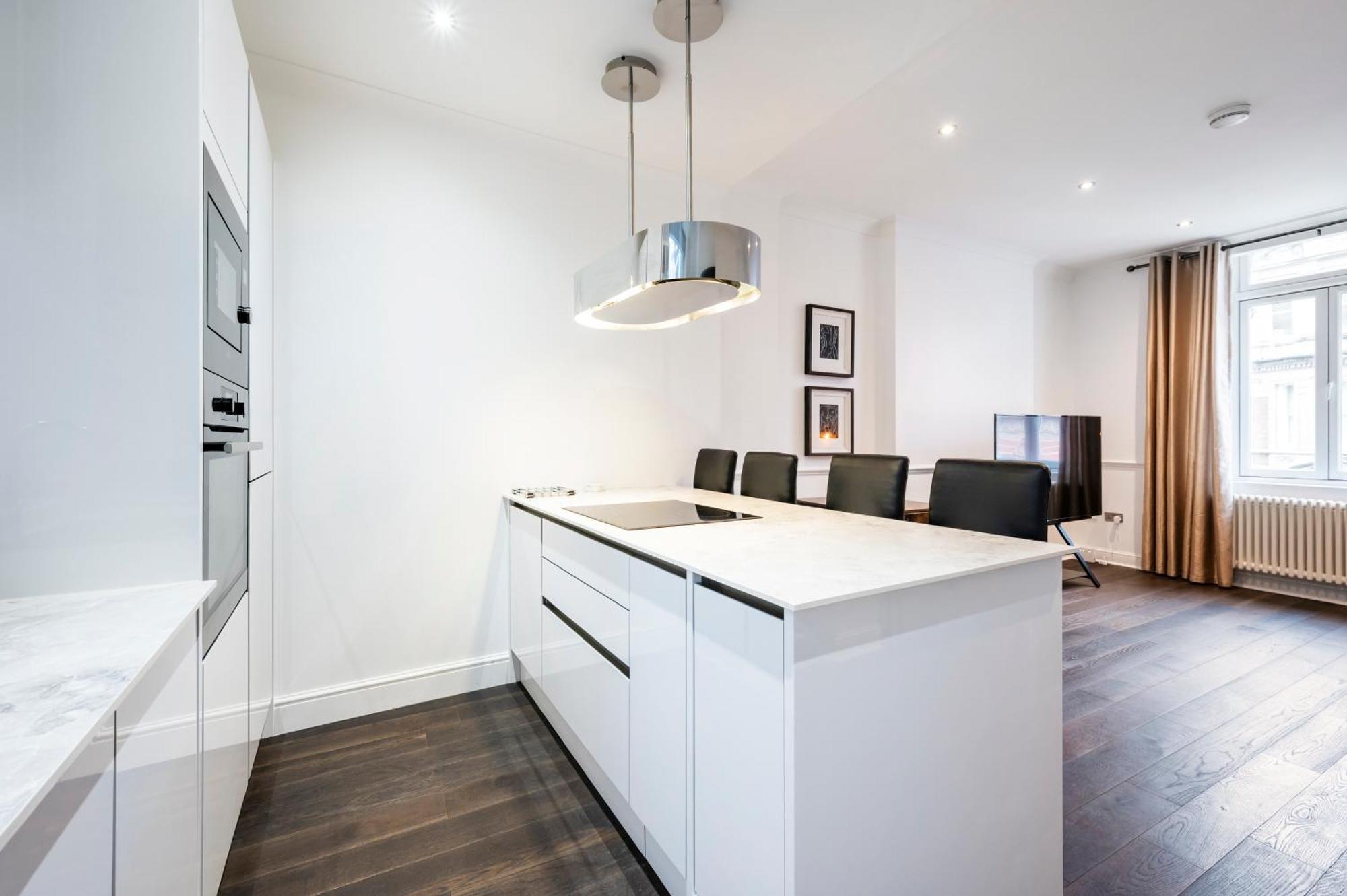 High End Two Bedroom Apartment, Covent Garden