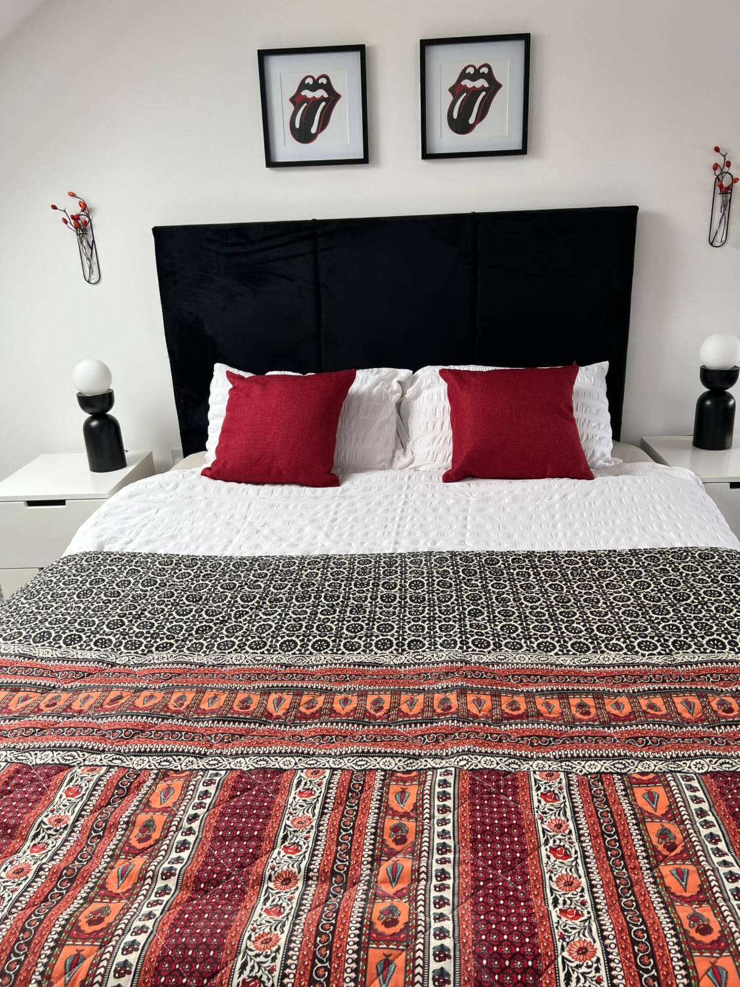 Comfortable - Only 6-mins Walk From Underground Station Homestay London