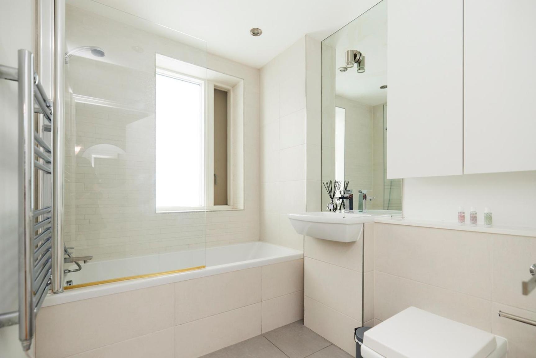 The Copenhagen Place - Enchanting 2bdr Flat With Balcony Apartment *