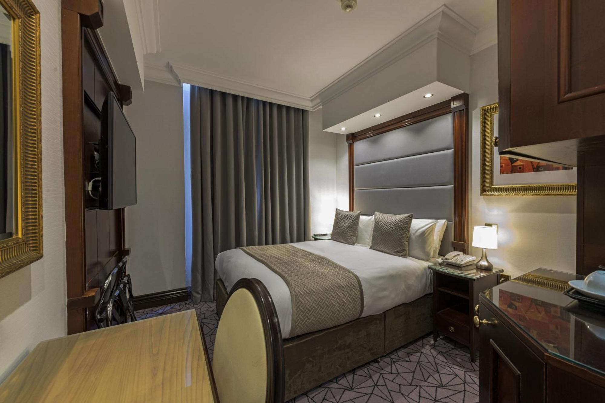 Hotel Hyde Park International 4*