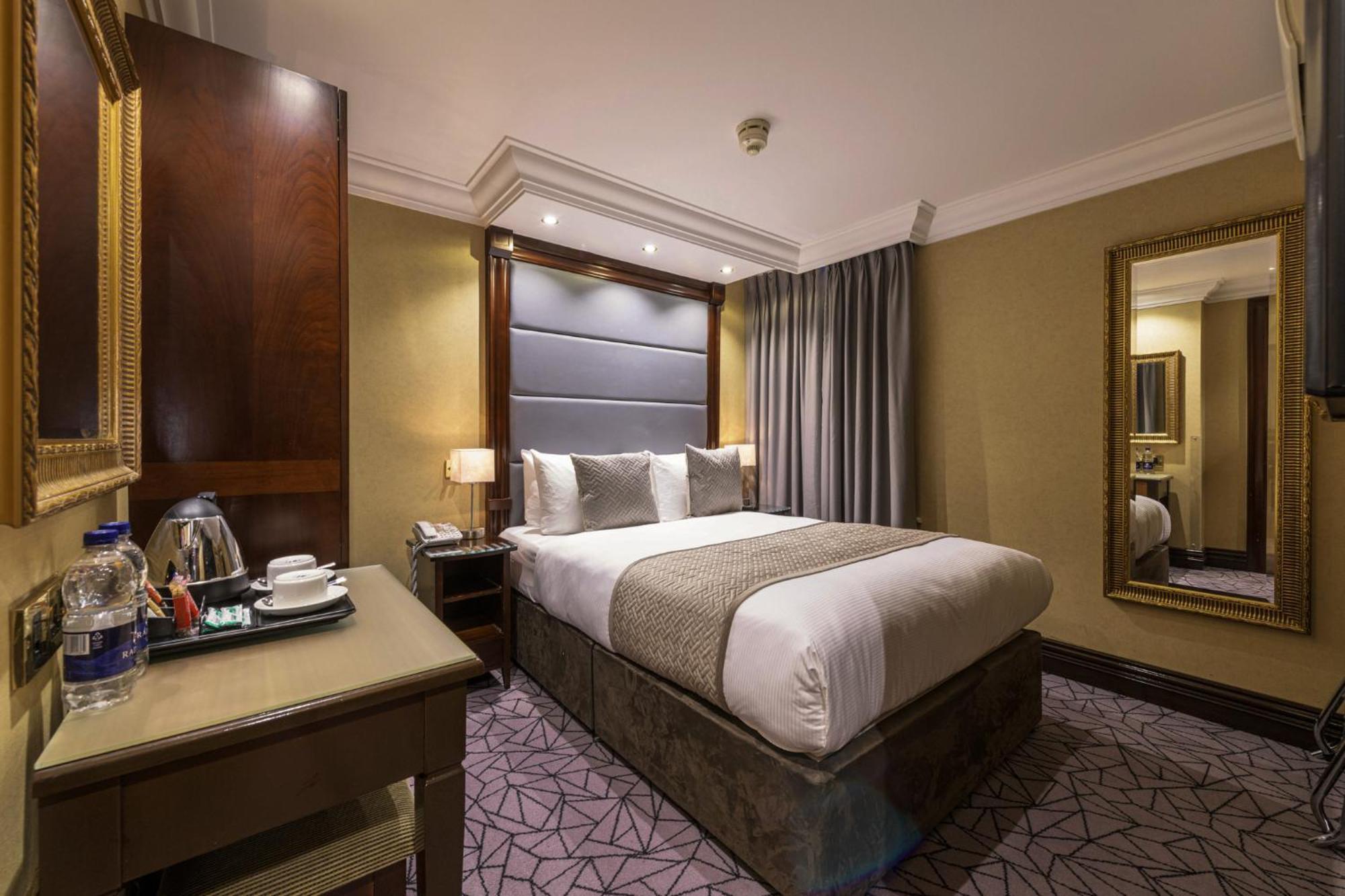 Hyde Park International Hotel London