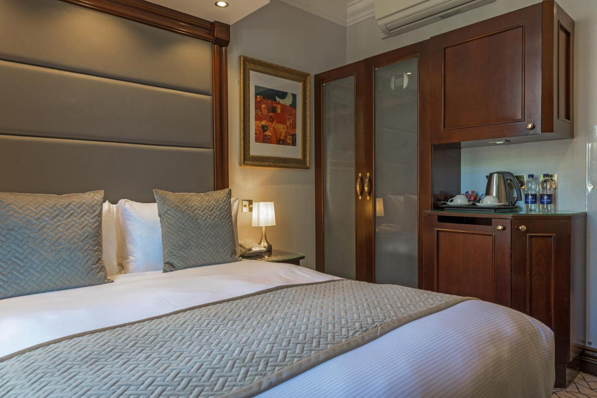 Hyde Park International 4* London