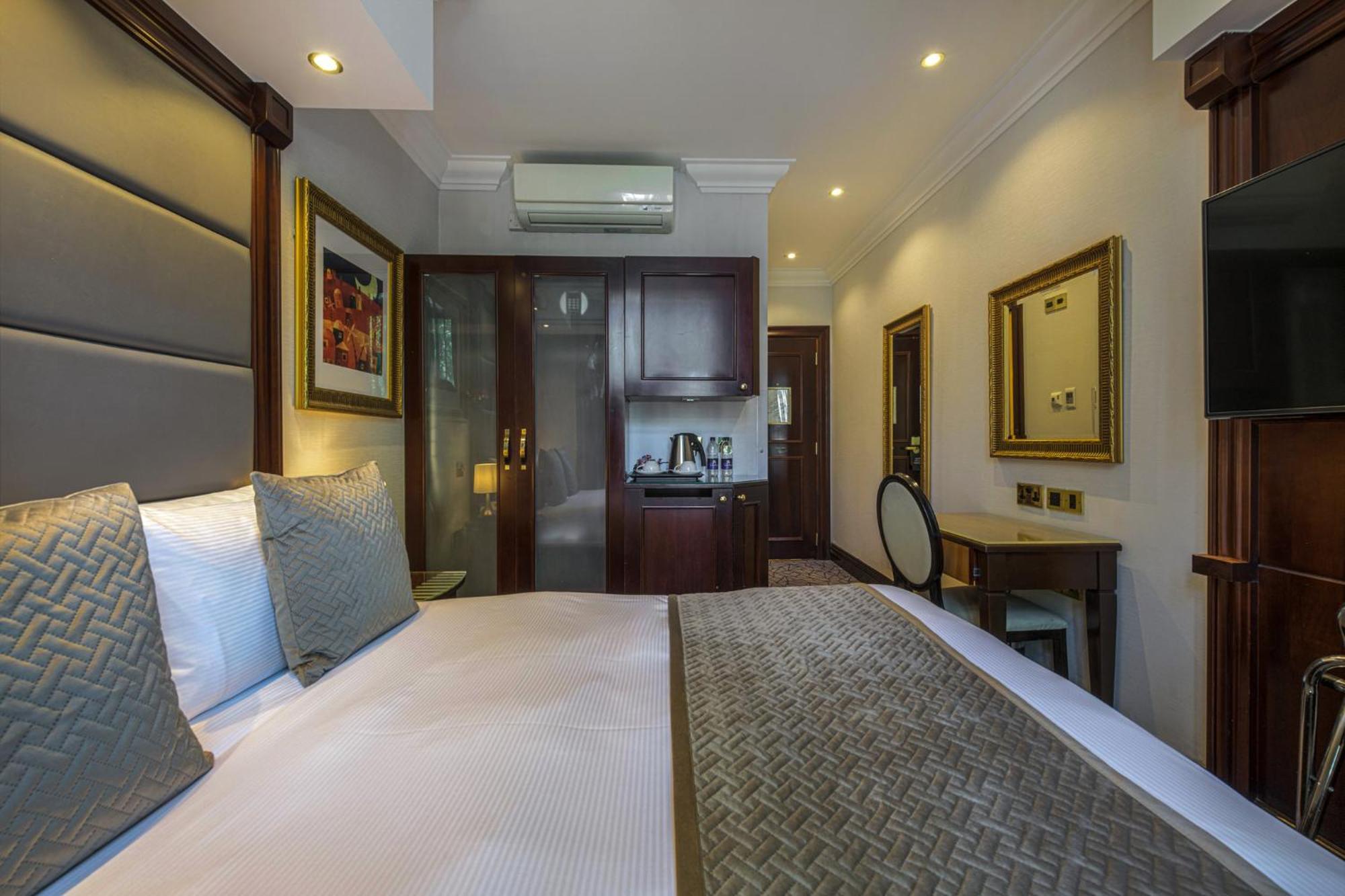 Hyde Park International 4*