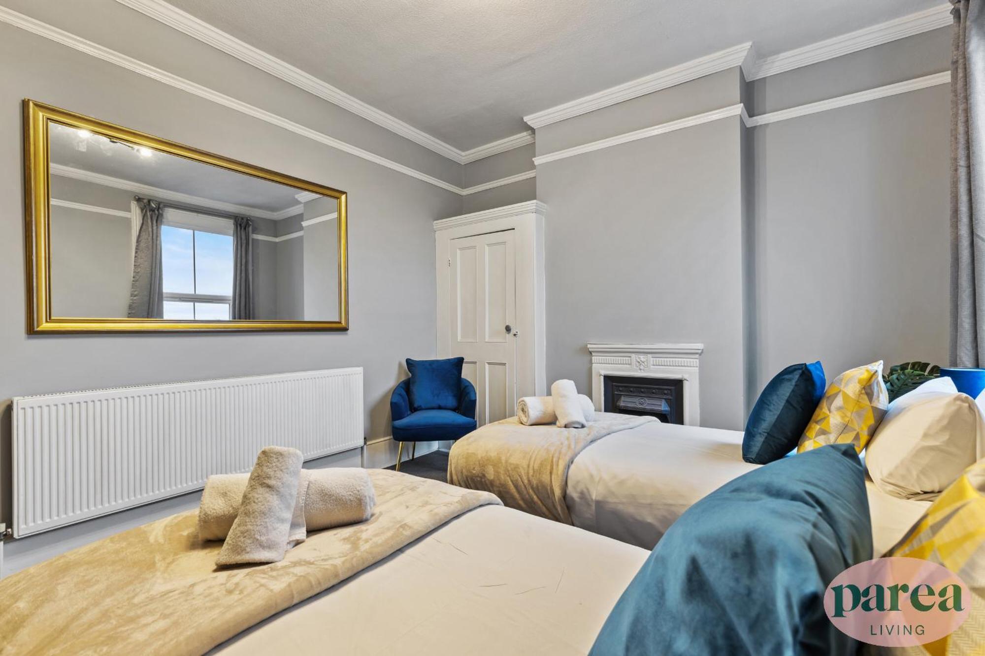 Parea Living - Leytonstone, 2-bedroom Serviced Apartment, Free Parking, Remote Working Apartment *