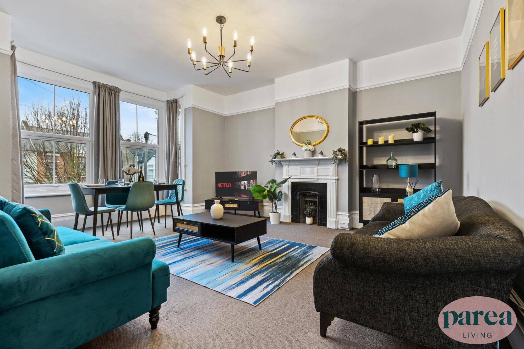 Parea Living - Leytonstone, 2-bedroom Serviced Apartment, Free Parking, Remote Working *