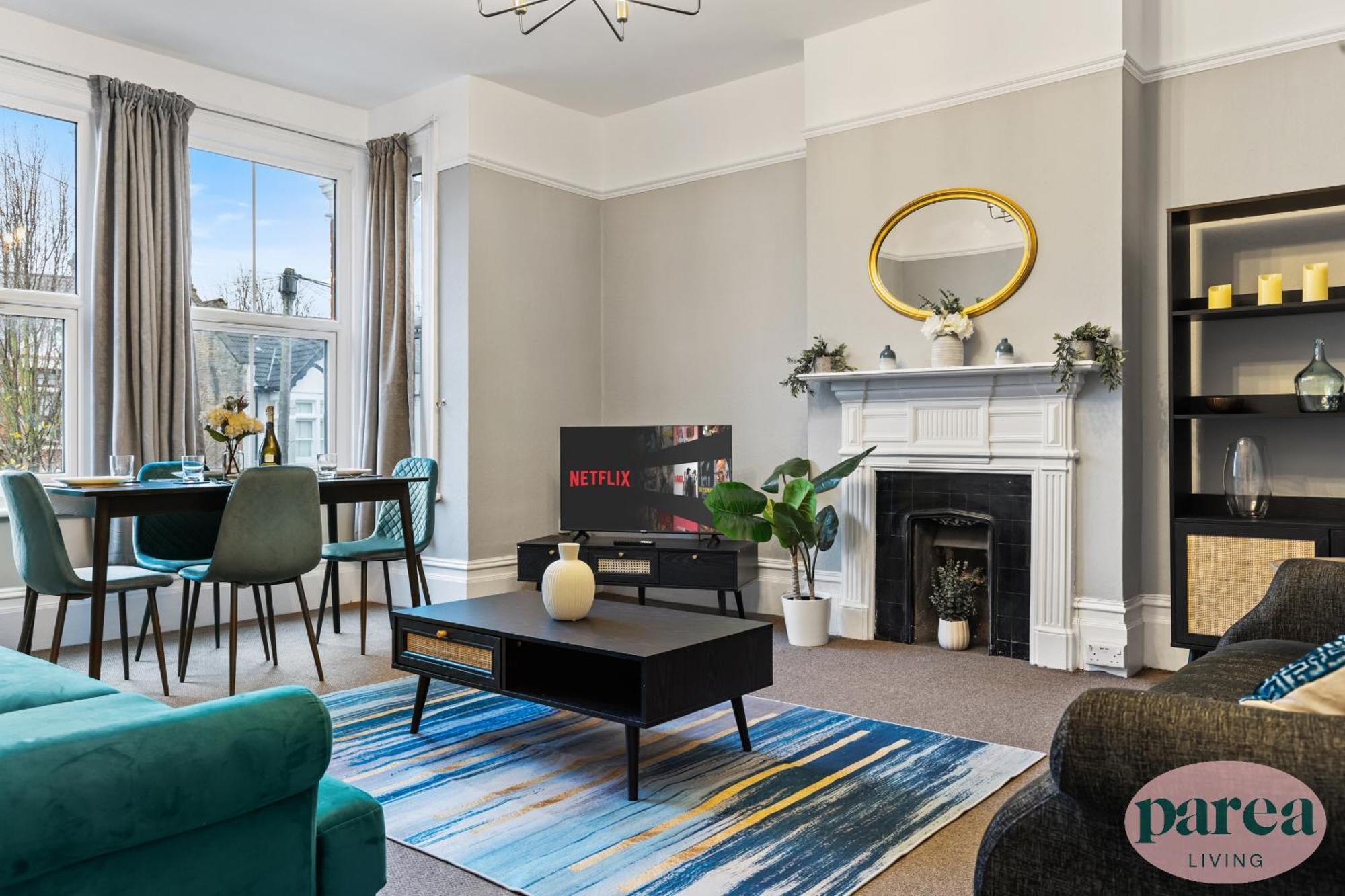 Parea Living - Leytonstone, 2-bedroom Serviced Apartment, Free Parking, Remote Working Apartment