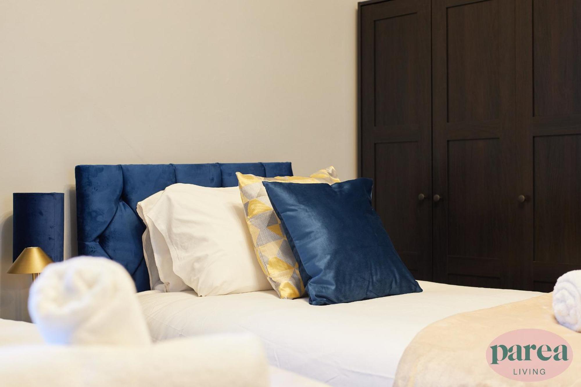 Parea Living - Leytonstone, 2-bedroom Serviced Apartment, Free Parking, Remote Working *