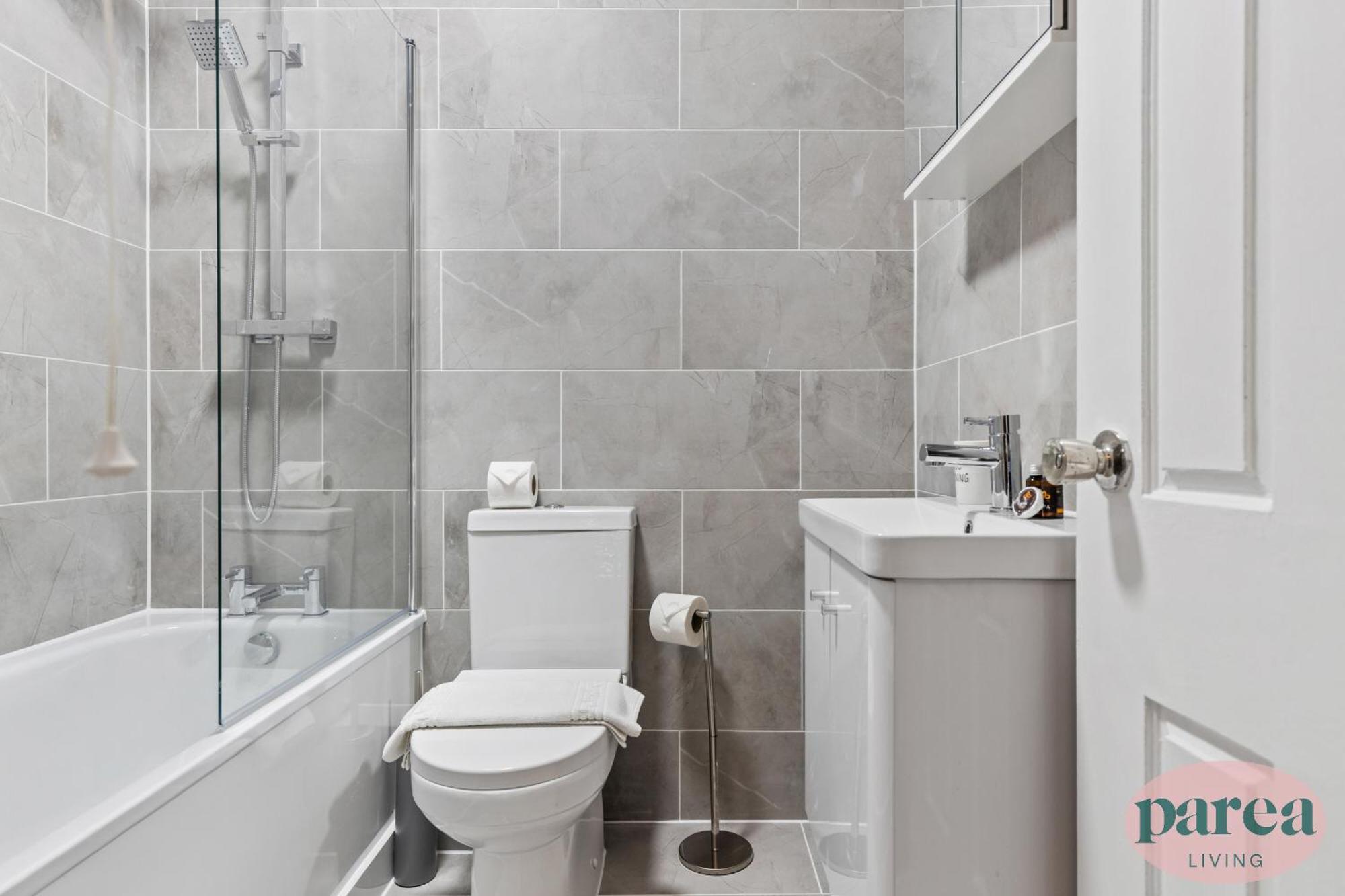 Parea Living - Leytonstone, 2-bedroom Serviced Apartment, Free Parking, Remote Working