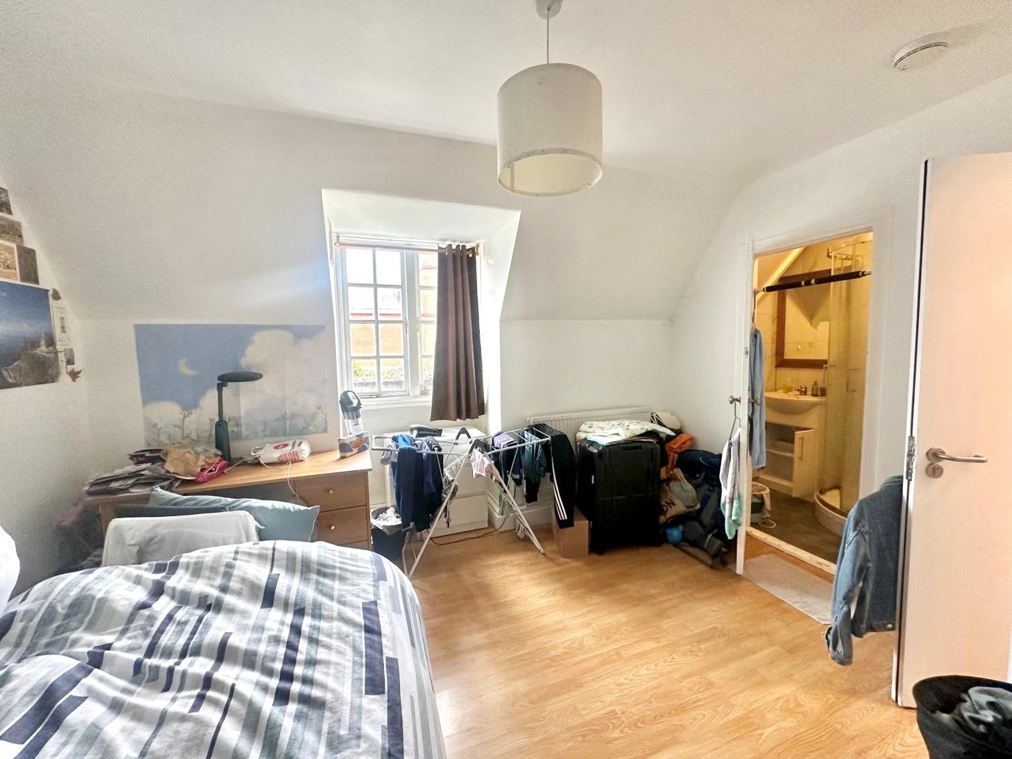 3 Bed Kings Cross Apartment London