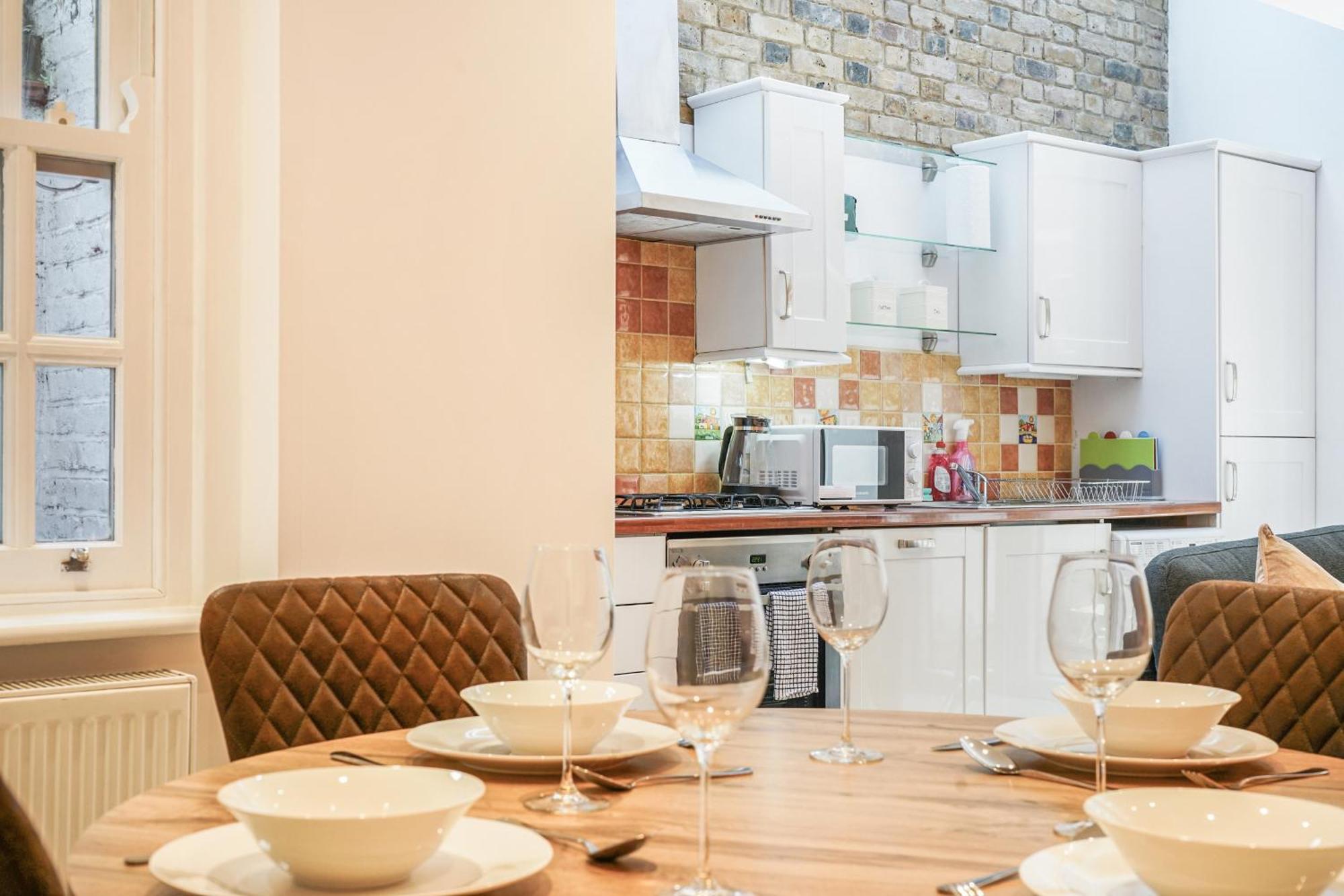 Appartement 2 Bed Garden Apt Sleeps 7 Short Walk To Old Street Station Londen