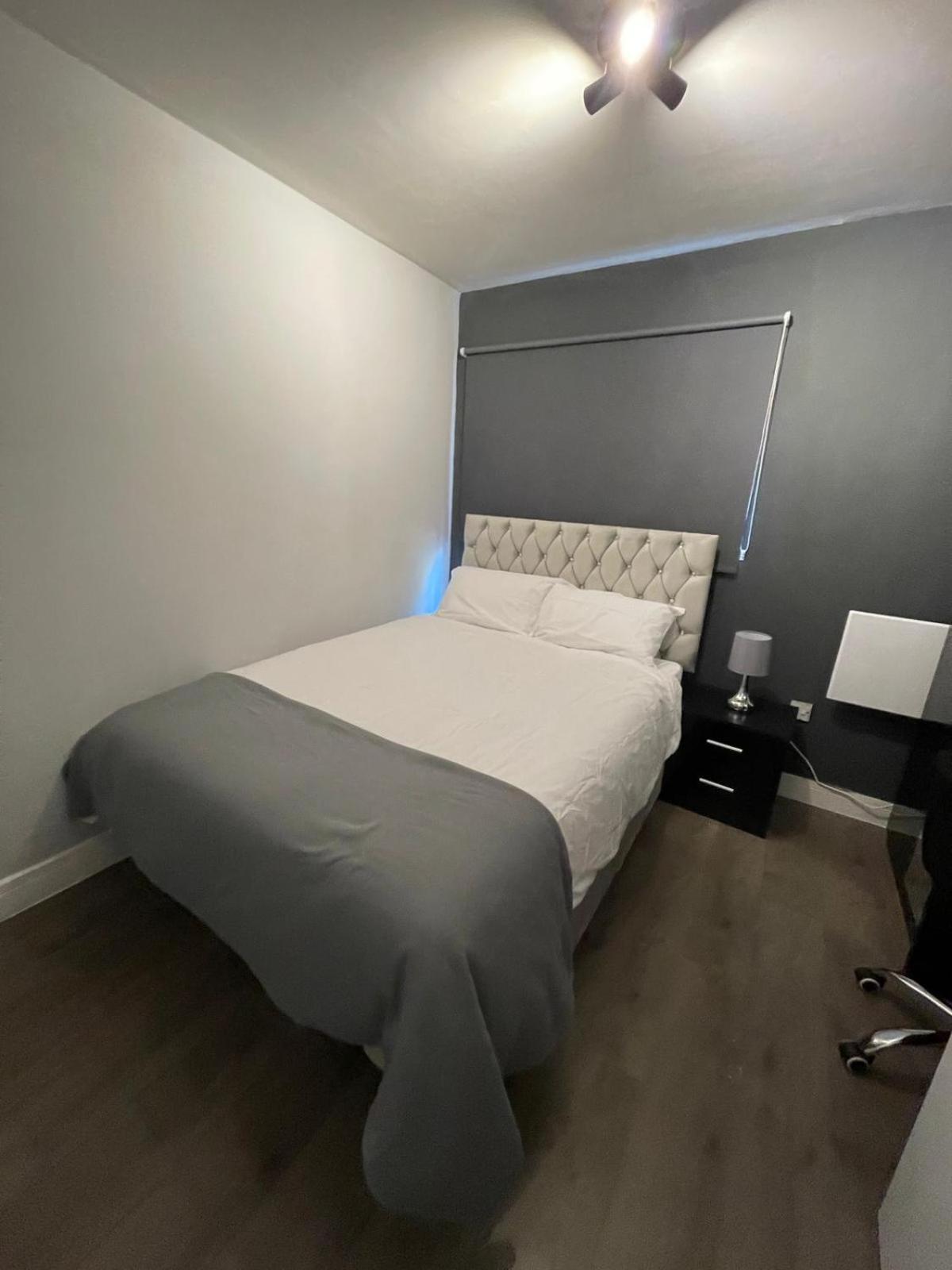 Letzi Premium Cozy Retreat Private En-suite Rooms, Wembley Privatunterkunft *