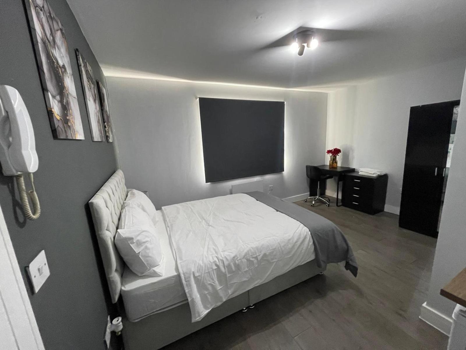 Privatunterkunft Letzi Premium Cozy Retreat Private En-suite Rooms, Wembley *