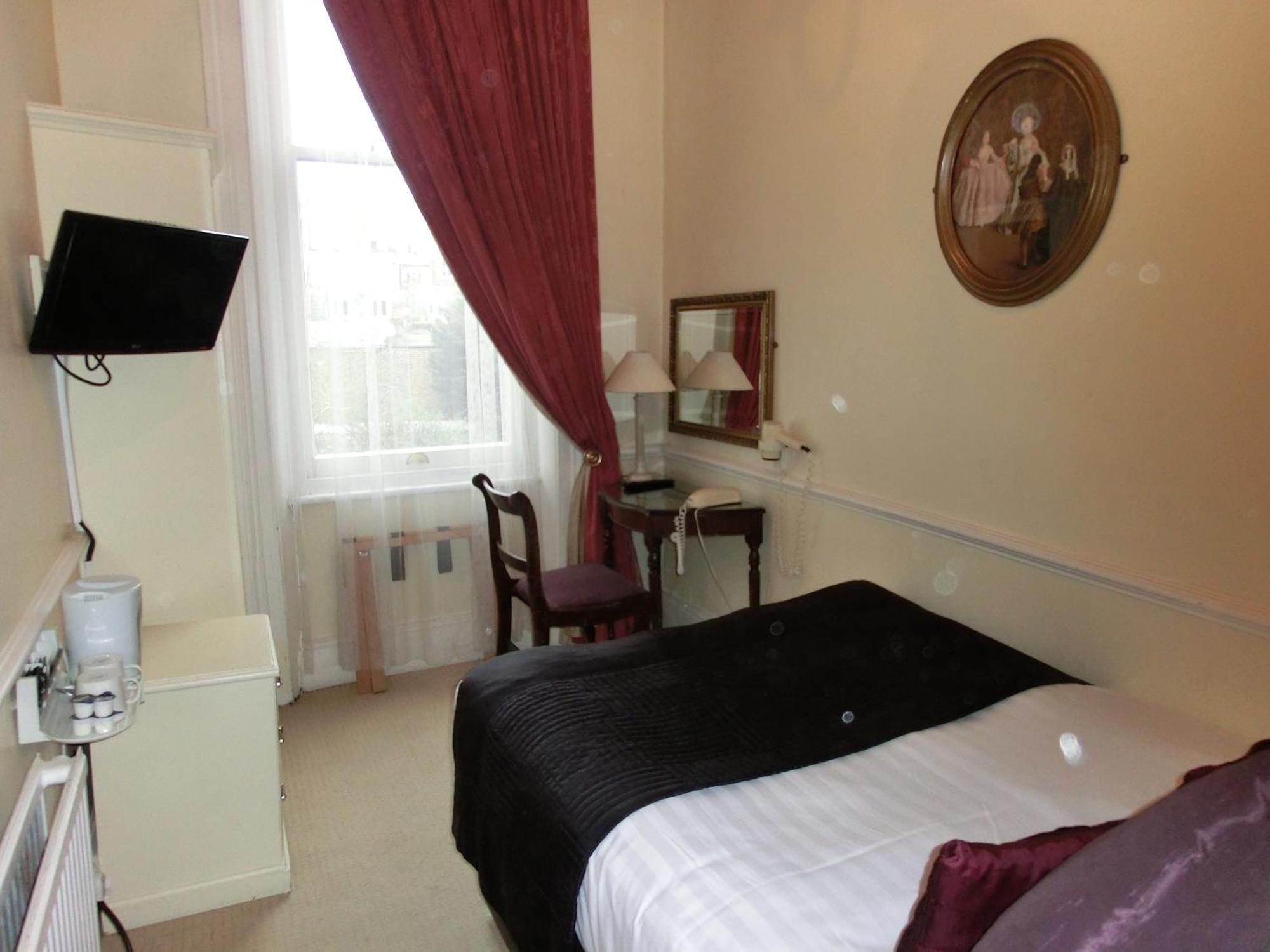 Hotel Rushmore 3*