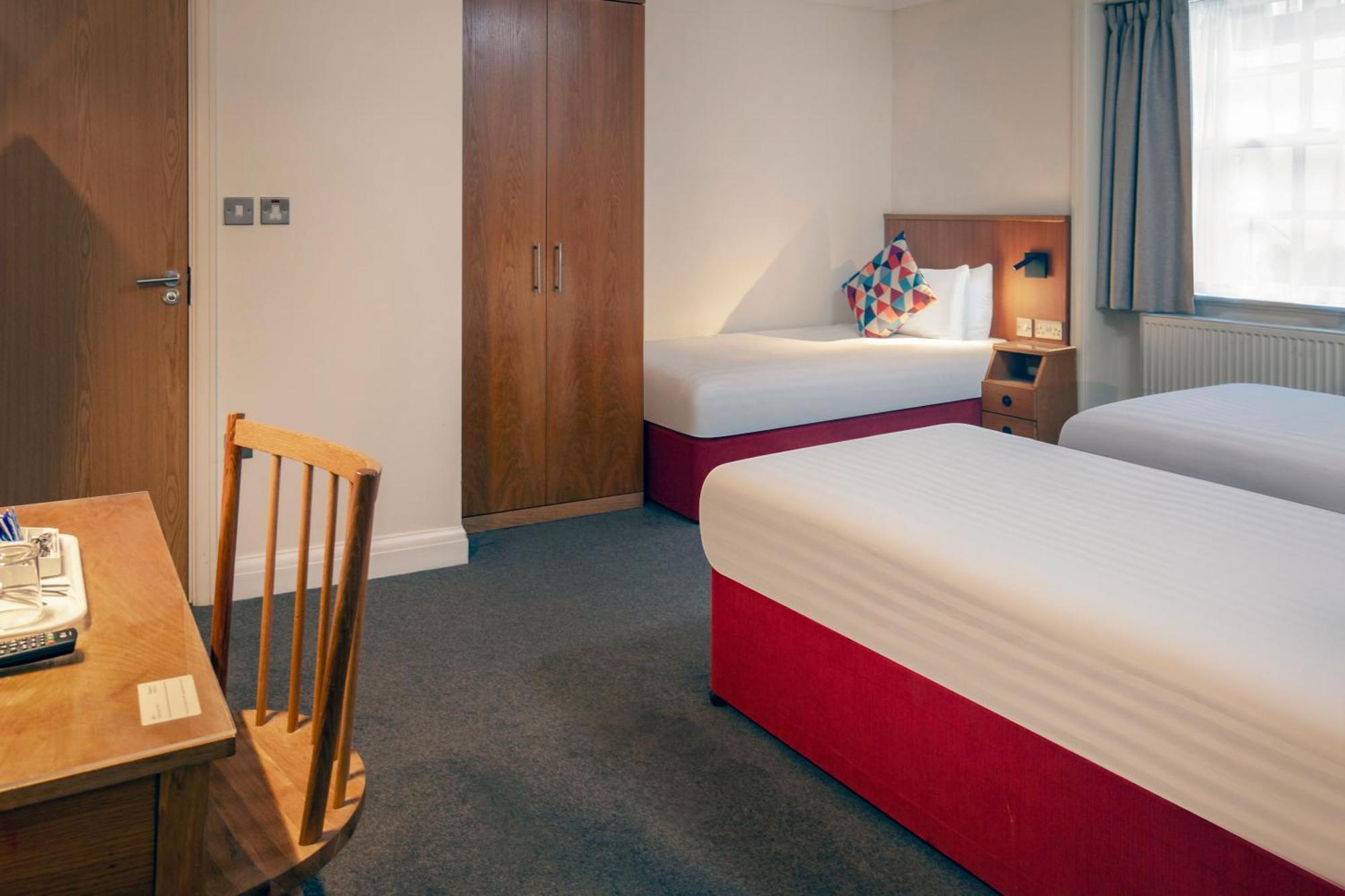 Hotel Queensway Hotel, Sure Collection By Western London