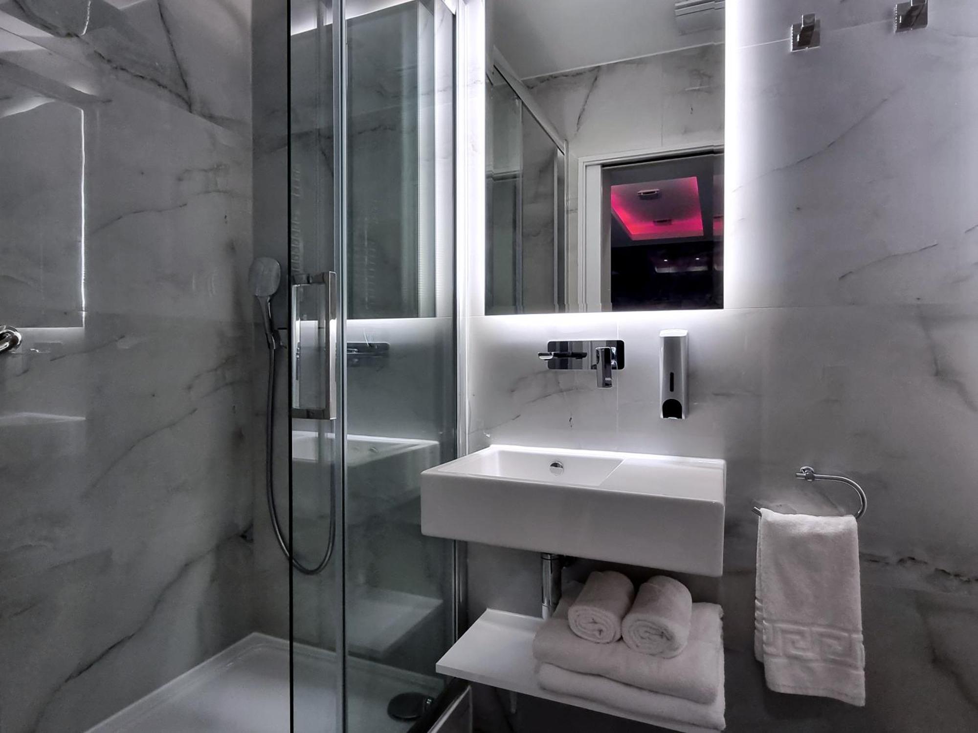 Nox Kensington Gardens Aparthotel London