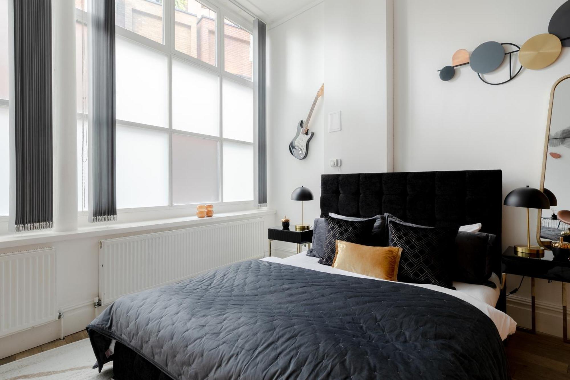 Rare Find Off Oxford St! Soho 5bed Design House For Xxl Groups