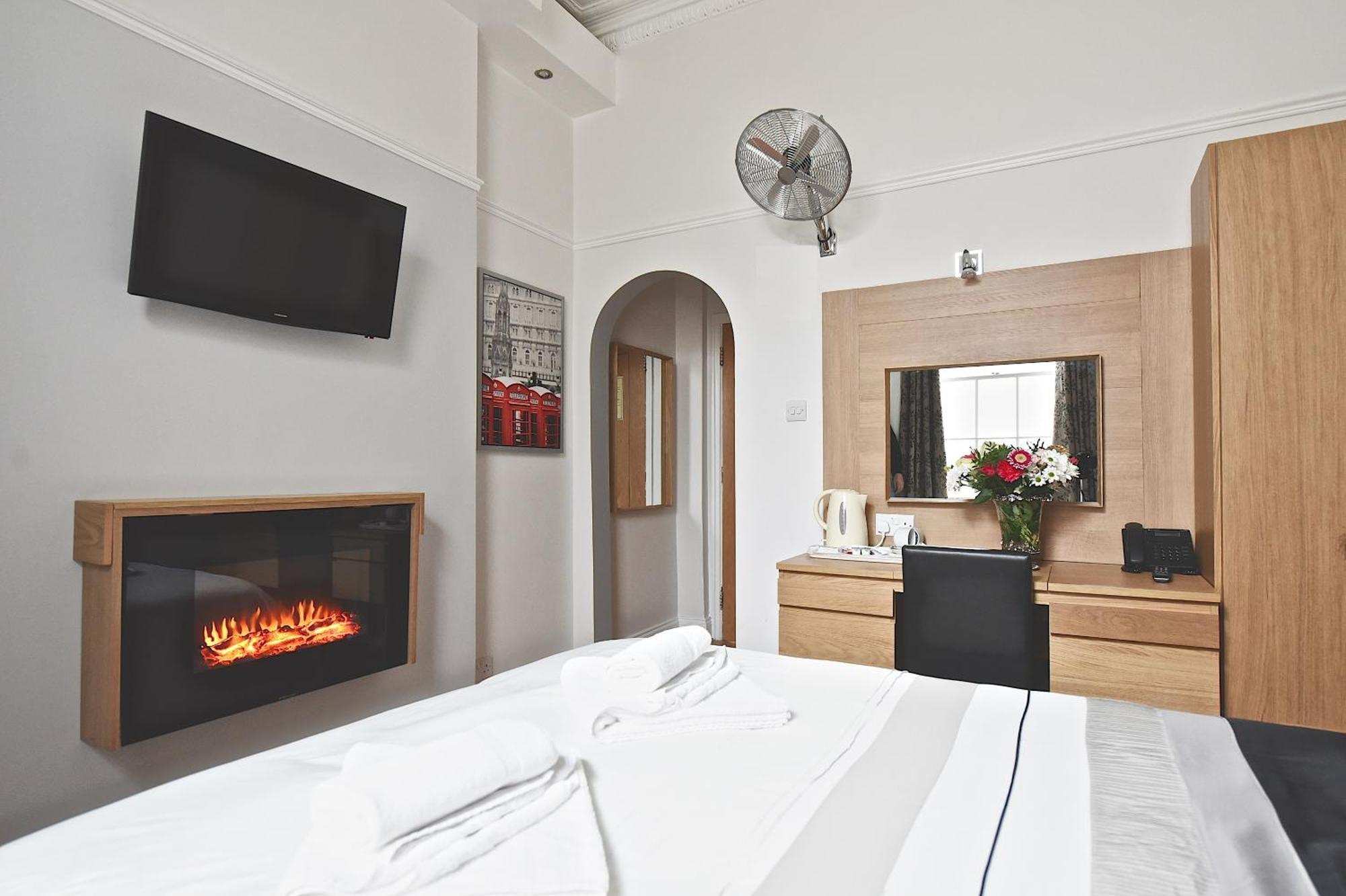 Linden House 3*