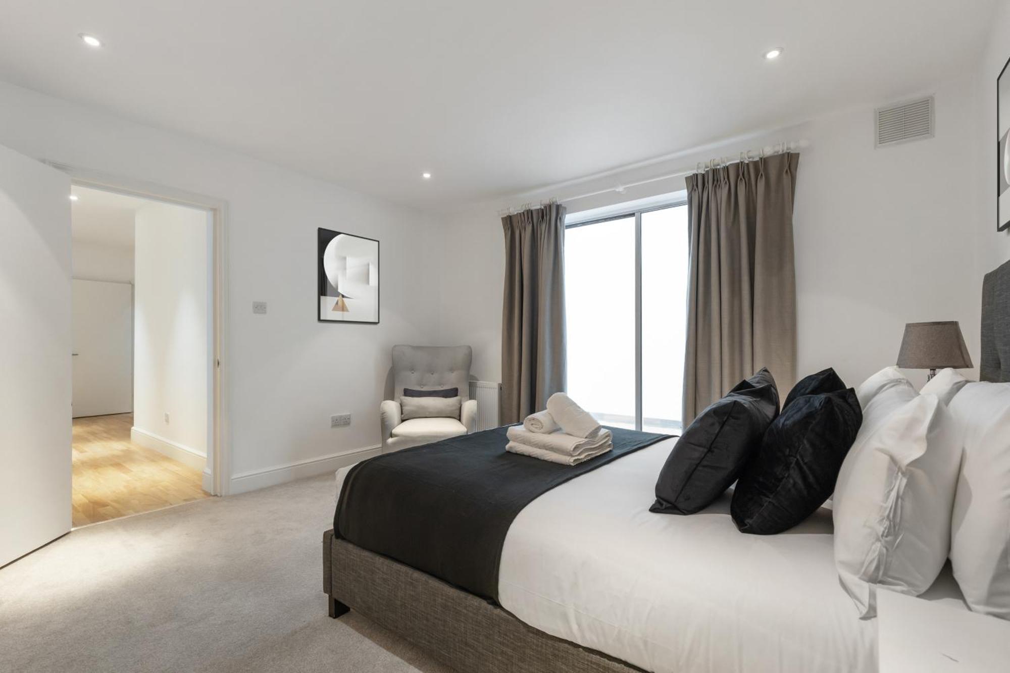 Knightsbridge Residences By Dena Elite Collection * London