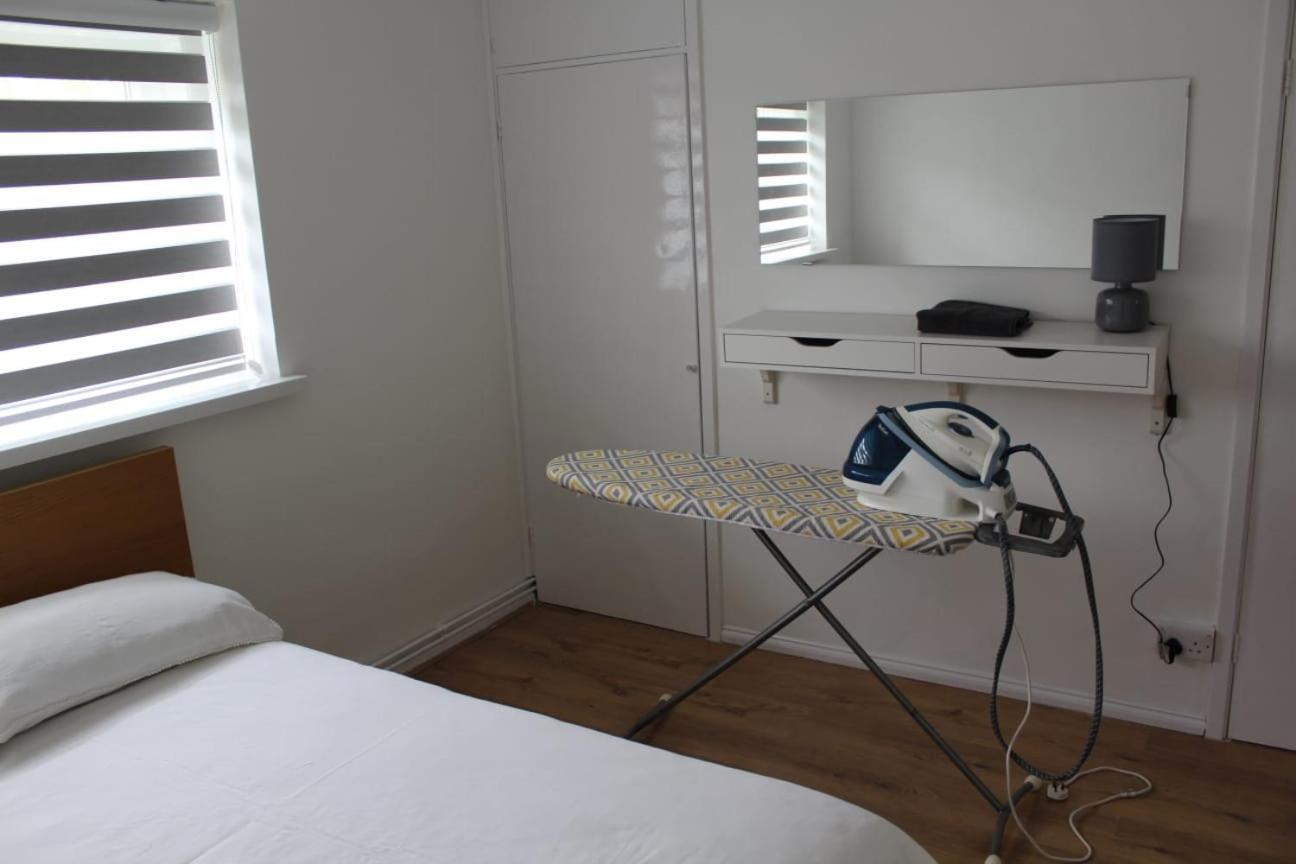 Apartment 2 Bedroom Entire Flat 2 Minutes From Underground London