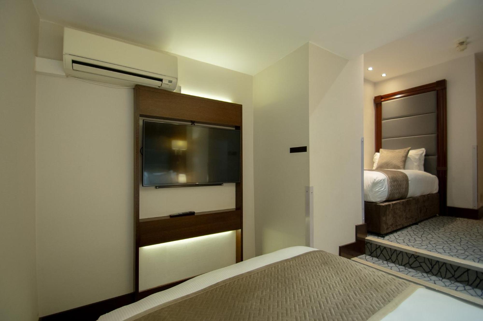 Hyde Park International 4* London