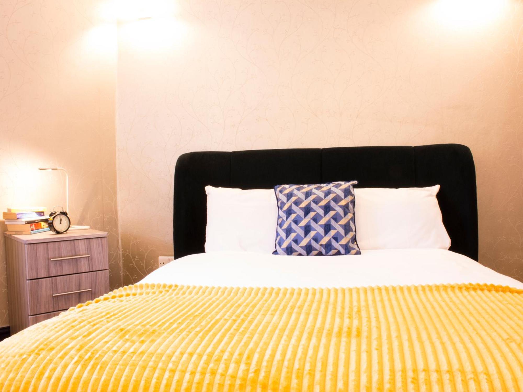 Thames Residences Hyde Park Apartment *